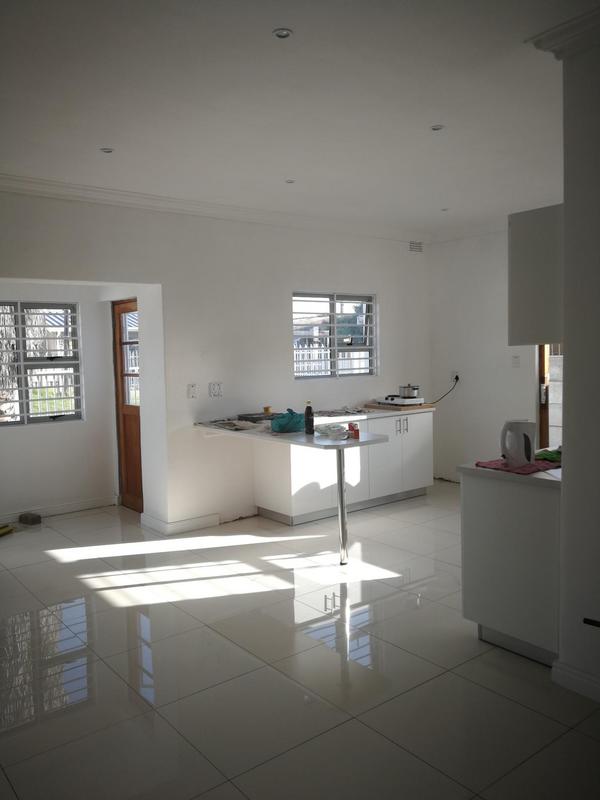 2 Bedroom Property for Sale in Peerless Park East Western Cape